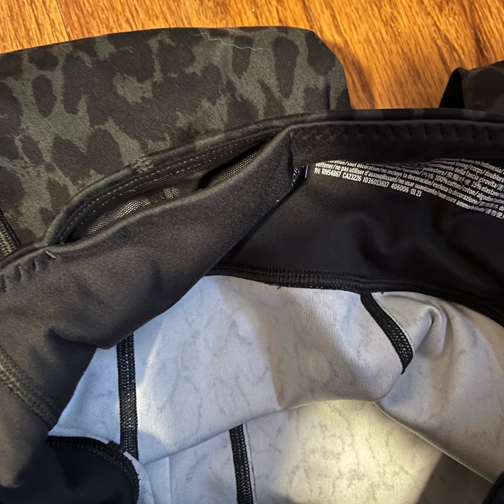 Victorias Secret Active Legging - Picture 3 of 4